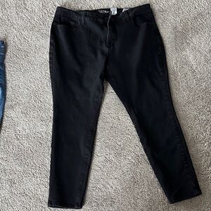 Time and Tru Women's Black Skinny Jeans